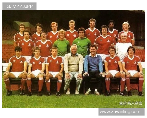 二十世纪足球五大球星的辉煌历程与影响力解析 二十世纪足球五大球星的辉煌历程与影响力解析